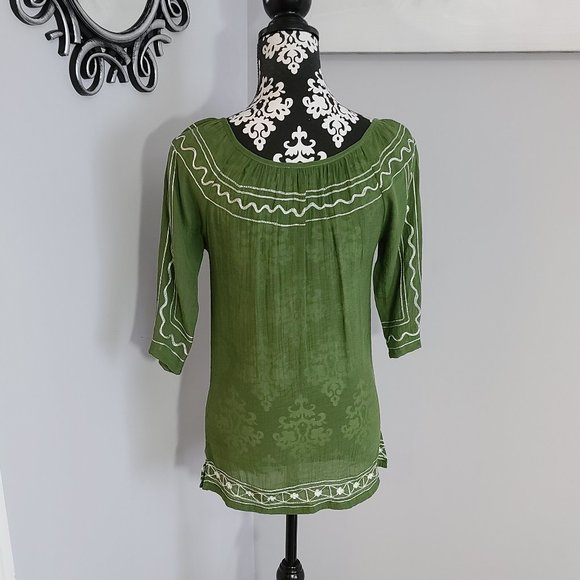 le chateau Green Embroidered Blouse, Size XXS - Picture 2 of 9